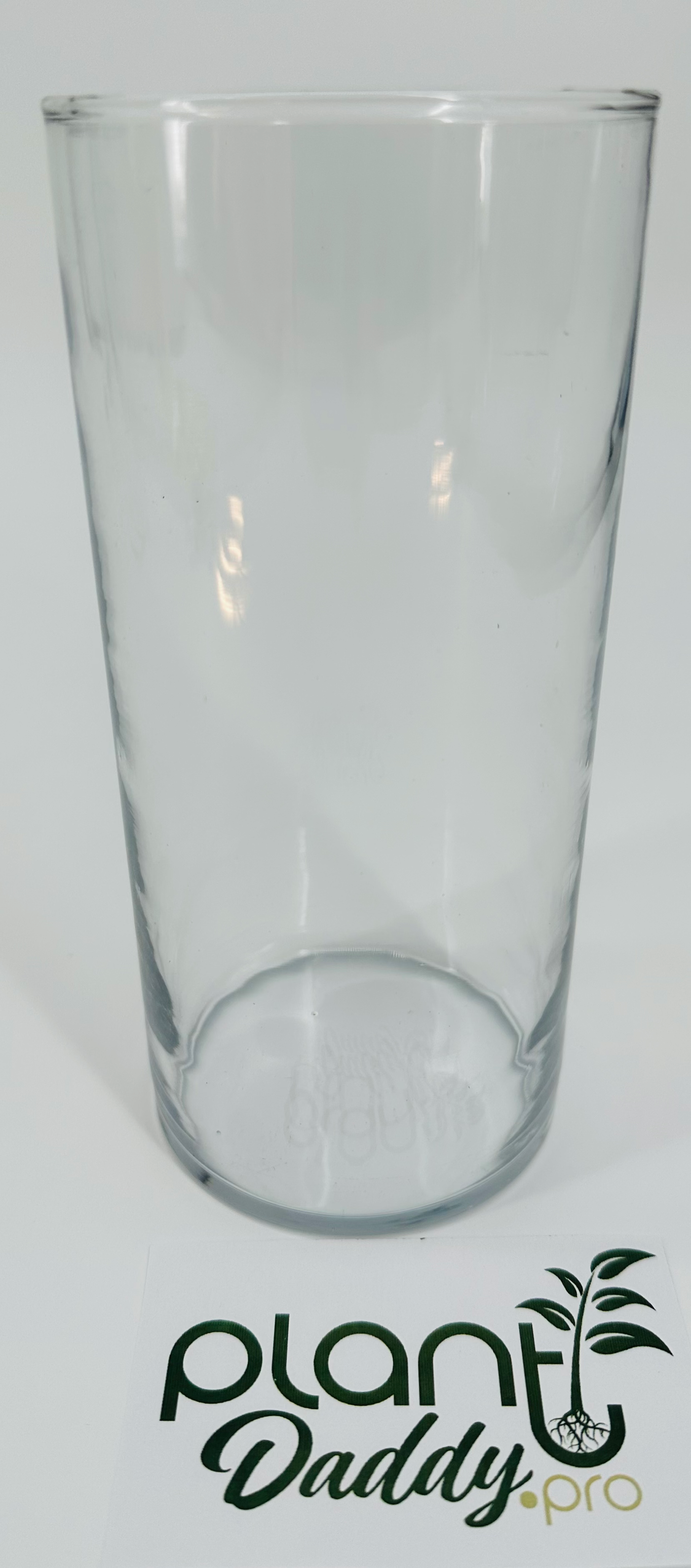 Plant Daddy 8in tall by 3.5in diameter glass cylinder (great for starting Hydros)