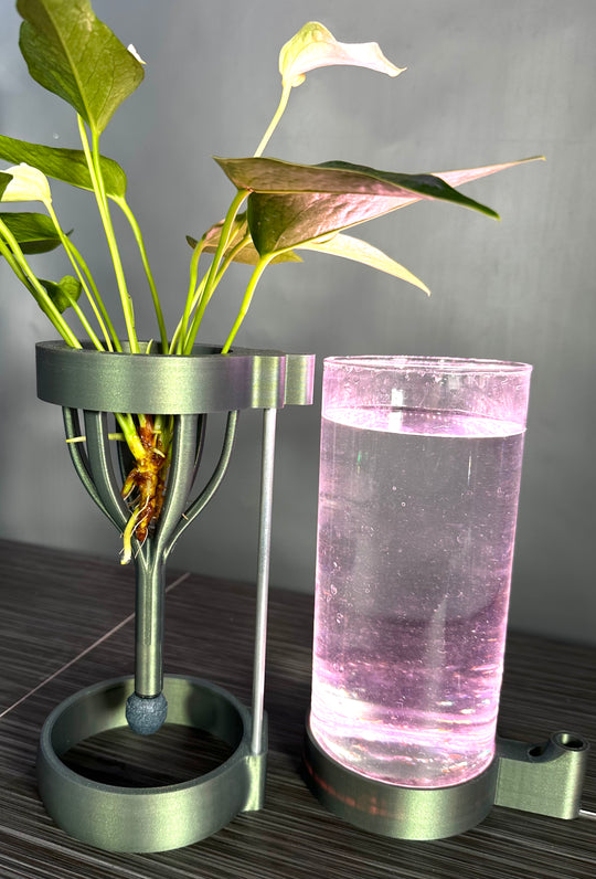 PLANT DADDY GRO G2-SQUIRT Desk Top Hydroponic System (With Plant Stand) – FREE FREIGHT – LAUNCH SALE: Save $10 (Now $89.95, Was $99.95)